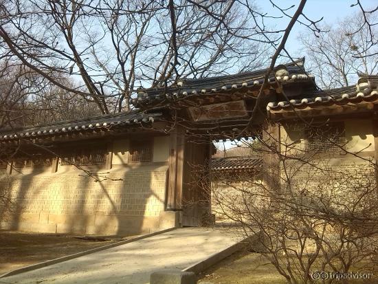 Aristocrat's house's gate in the Secret Garden, in winter