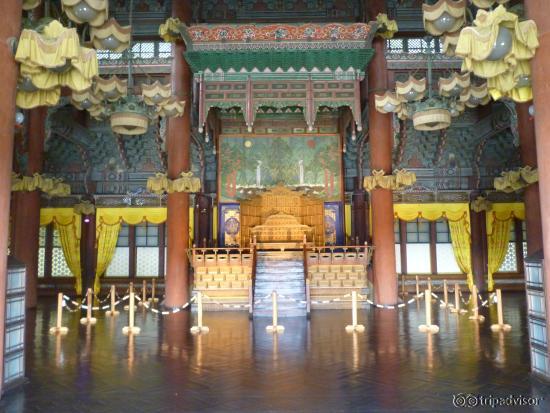 พระราชวังชางด๊อกกุง  Changdeokgung Palace