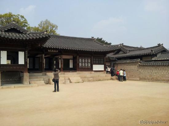 Photo of Changdeokgung Palace taken with TripAdvisor City Guides