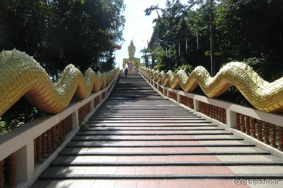 Treppen zum Big Buddha