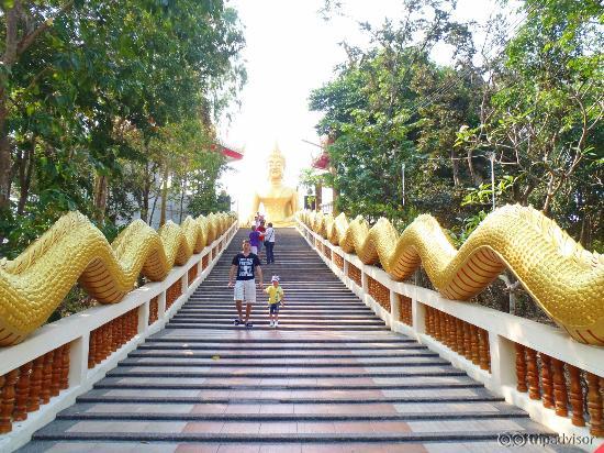 Long stair Naga