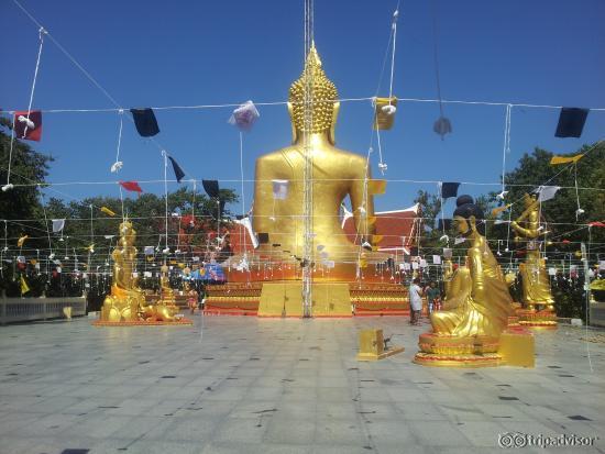 Back od Big Buddha.