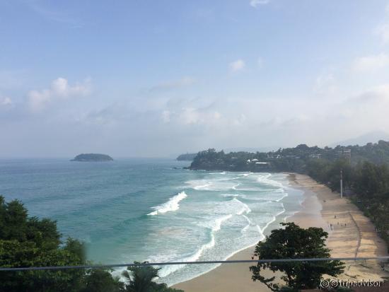 部屋からみえるカタビーチ