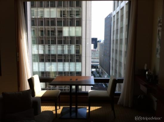 皇居と反対側の部屋でした。