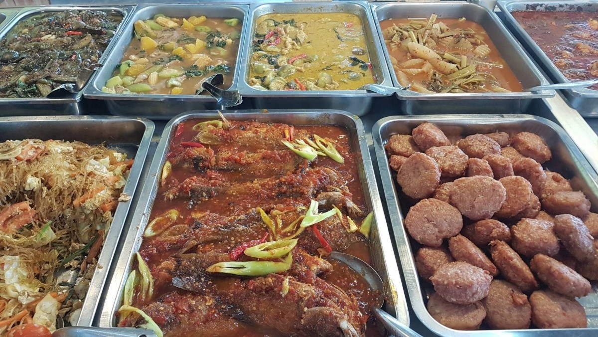 เชิญมาชิม "ร้านข้าวแกงครัวคุณนาย" ขายนาน 15 ปี รวมของเด็ด ของดีหากินยาก