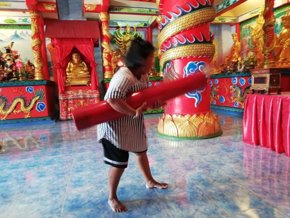 ชวนดู "เซียมซียักษ์" ของดีวัดมณีวงศ์ จังหวัดนครนายก