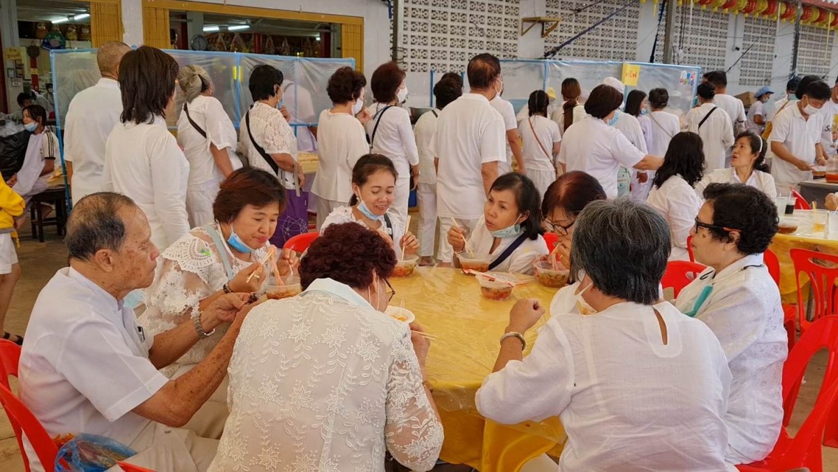 เย็นตาโฟและก๋วยจั๊บรสเด็ด อาหารเจสุดอร่อย