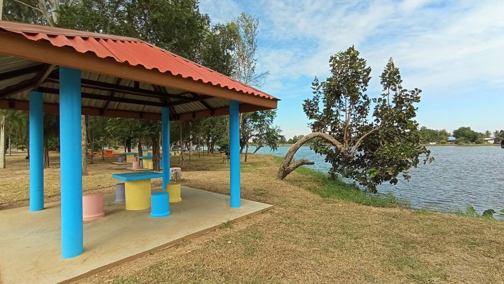 เกาะกลางบึงบัวใหญ่ จุดเช็คอิน โต้ลมหนาวต้อนรับปีใหม่