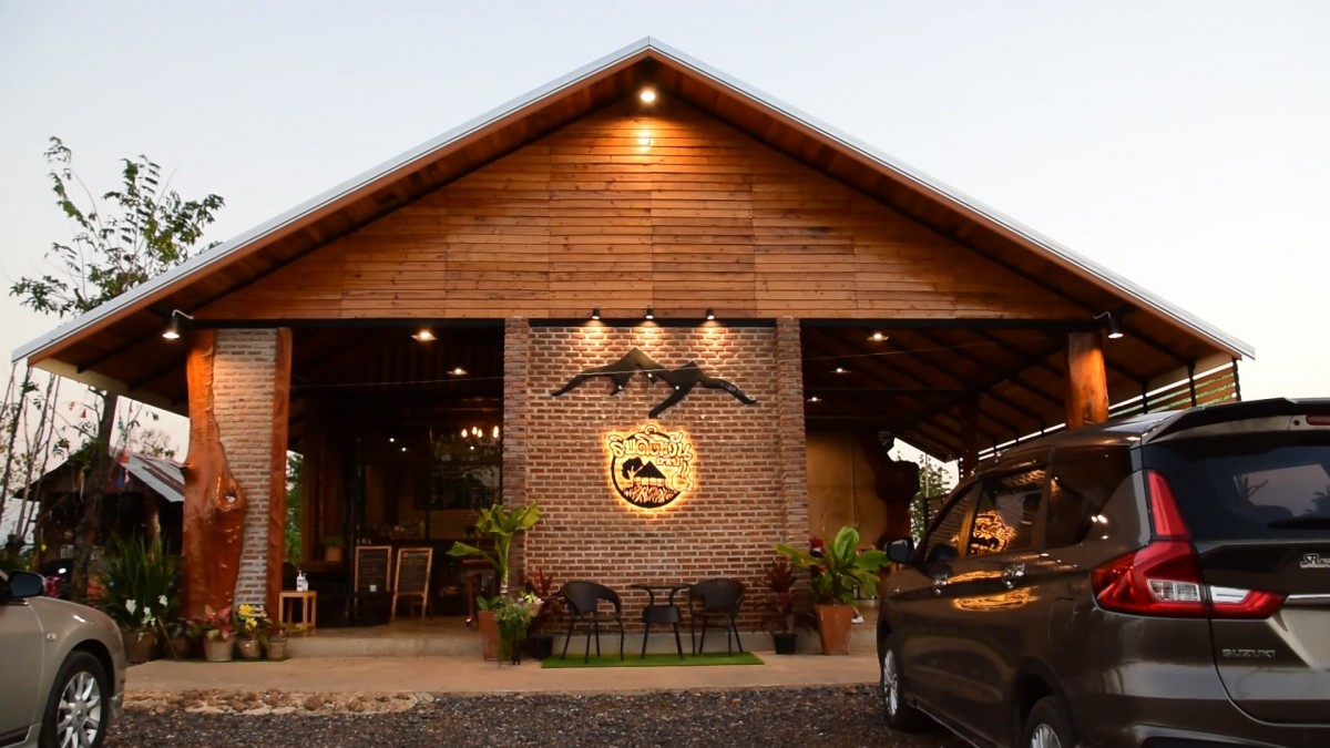 ย้อนอดีต ร้านอาหารตกแต่งภาพวาด มานะ มานี ปิติ ชูใจ แบบเรียนภาษาไทย