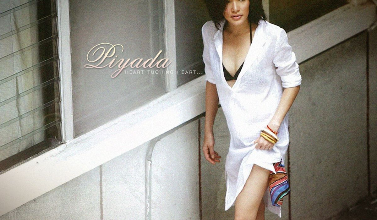 Wallpaper : อ้อม พิยดา : Heart Touching Heart