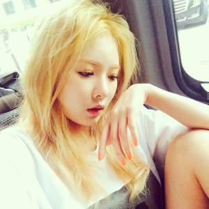 1461081183 hyuna instagram blonde 300x300