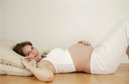 แม่ท้องต้องระวัง! โรคร้ายจากการยืน-เดินนานเกินไป