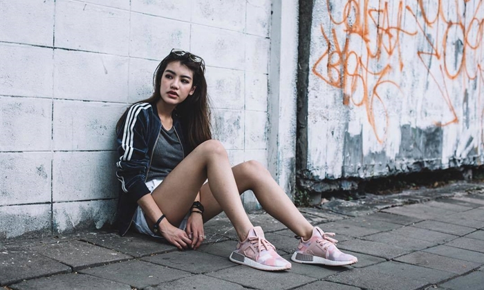 ตามดูไอเดียมิกซ์แอนด์แมตช์ 'Adidas NMD' ไอเทมฮอตที่ใครๆ ก็มี!