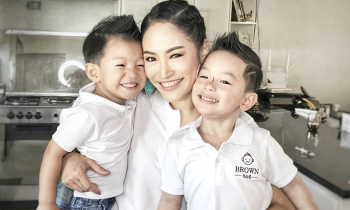 ใจเธอแกร่งมาก! รวม 10 ดารา Single Mom ที่โชว์ให้เห็นว่าคนเดียวก็เลี้ยงลูกได้