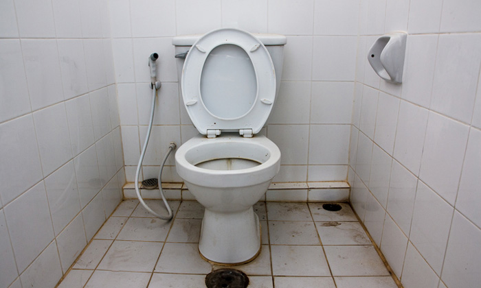 8 พฤติกรรมที่ทำให้ห้องน้ำสกปรก