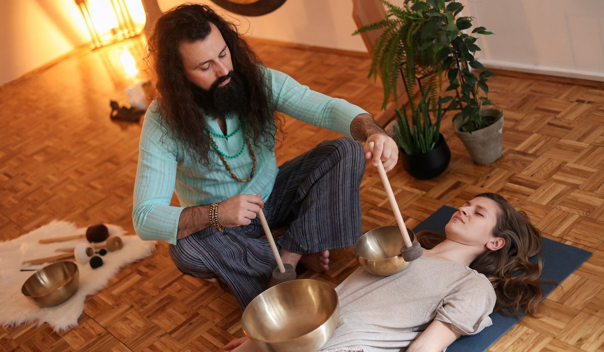 Sound Healing คืออะไร? ทำไมการบำบัดด้วยเสียงถึงฮิตในสายสุขภาพจิตและสมาธิ