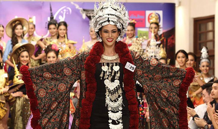 มิสยูนิเวิร์สไทยแลนด์ 2015 กับชุดไทย สุดสร้างสรรค์