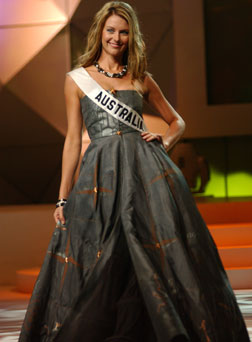สาวออสซี่คว้ามงกุฏ นางงามจักรวาลปี 2004