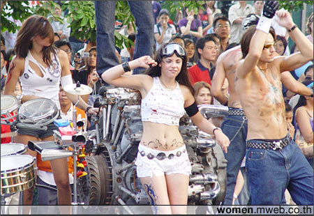 Bangkok Fashion City Extravaganza 2004