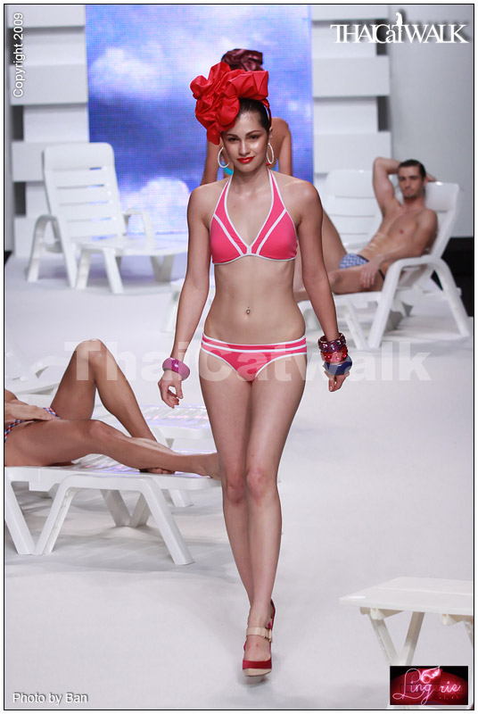 แฟชั่นโชว์ชุดว่ายน้ำสุดเซ็กซี่ จากเวที  BIFW2009