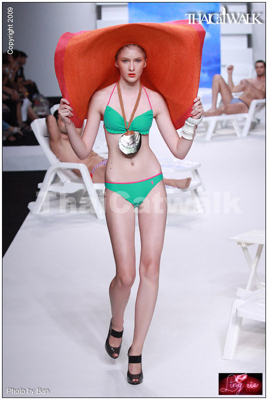 แฟชั่นโชว์ชุดว่ายน้ำสุดเซ็กซี่ จากเวที  BIFW2009