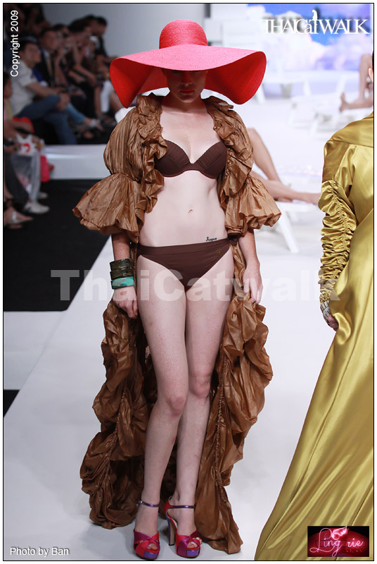 แฟชั่นโชว์ชุดว่ายน้ำสุดเซ็กซี่ จากเวที  BIFW2009