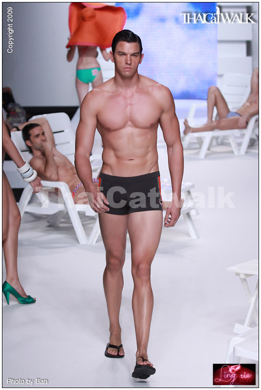 แฟชั่นโชว์ชุดว่ายน้ำสุดเซ็กซี่ จากเวที  BIFW2009
