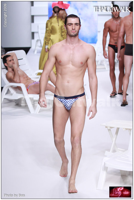 แฟชั่นโชว์ชุดว่ายน้ำสุดเซ็กซี่ จากเวที  BIFW2009