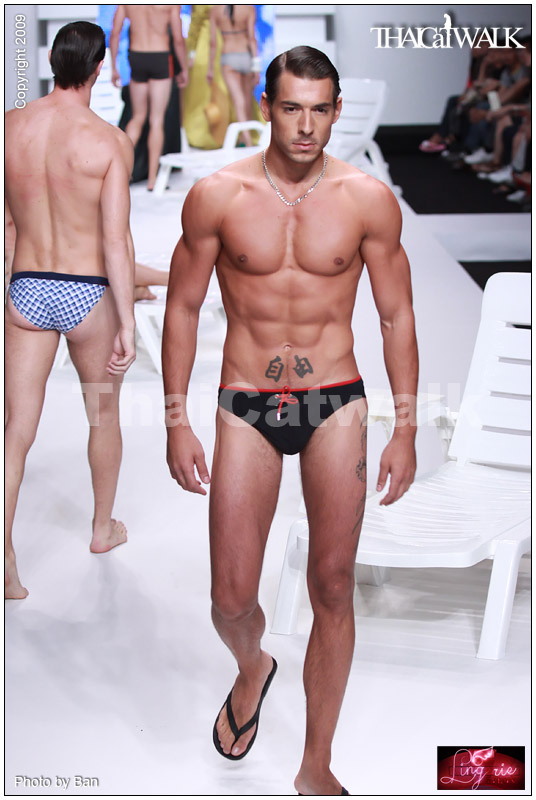 แฟชั่นโชว์ชุดว่ายน้ำสุดเซ็กซี่ จากเวที  BIFW2009