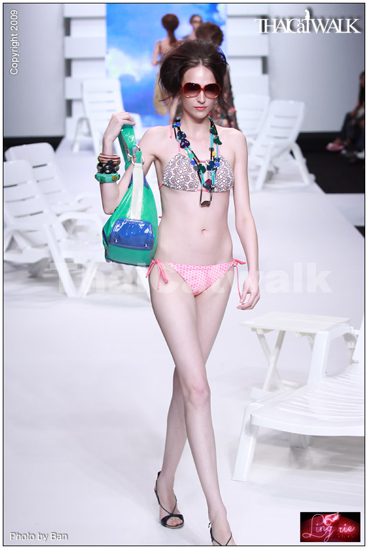 แฟชั่นโชว์ชุดว่ายน้ำสุดเซ็กซี่ จากเวที  BIFW2009