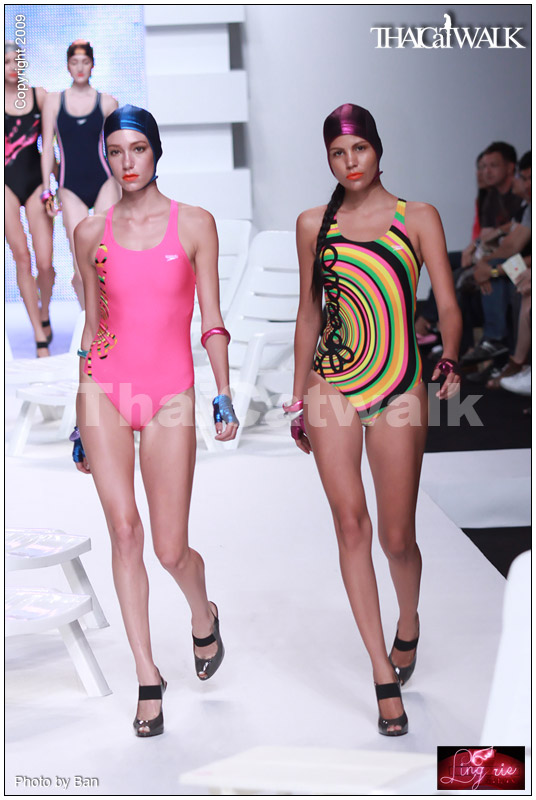แฟชั่นโชว์ชุดว่ายน้ำสุดเซ็กซี่ จากเวที  BIFW2009