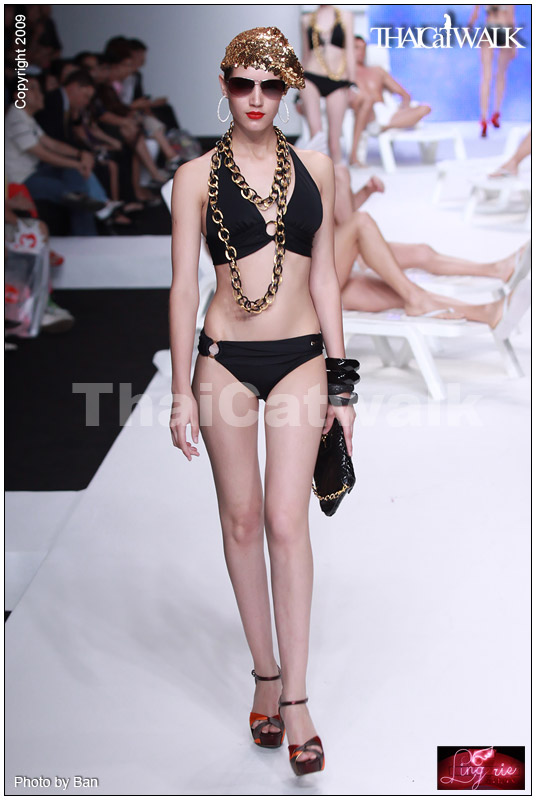 แฟชั่นโชว์ชุดว่ายน้ำสุดเซ็กซี่ จากเวที  BIFW2009