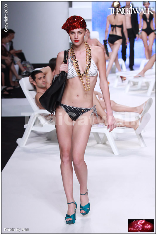 แฟชั่นโชว์ชุดว่ายน้ำสุดเซ็กซี่ จากเวที  BIFW2009