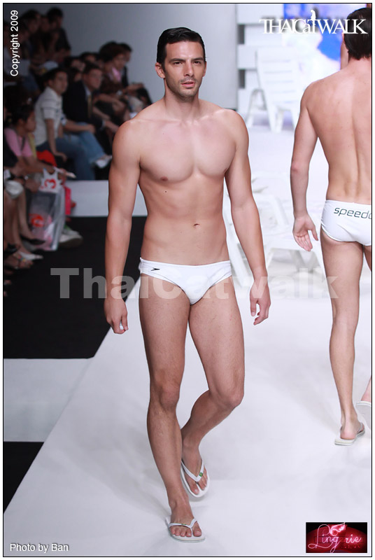 แฟชั่นโชว์ชุดว่ายน้ำสุดเซ็กซี่ จากเวที  BIFW2009