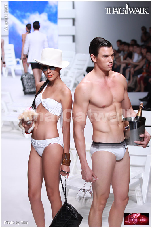 แฟชั่นโชว์ชุดว่ายน้ำสุดเซ็กซี่ จากเวที  BIFW2009