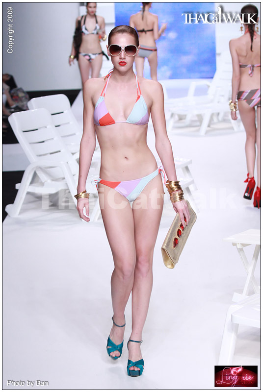 แฟชั่นโชว์ชุดว่ายน้ำสุดเซ็กซี่ จากเวที  BIFW2009