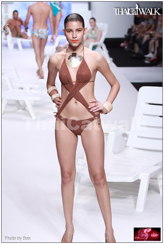 แฟชั่นโชว์ชุดว่ายน้ำสุดเซ็กซี่ จากเวที  BIFW2009
