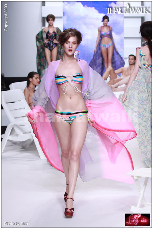 แฟชั่นโชว์ชุดว่ายน้ำสุดเซ็กซี่ จากเวที  BIFW2009