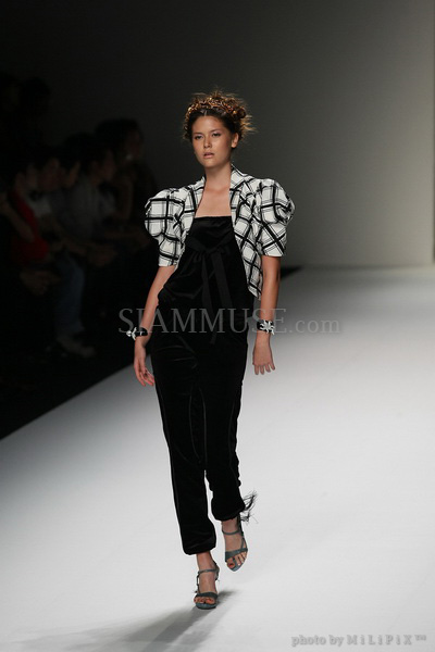 แฟชั่นโชว์ : ELLE Fashion Week 2008 (4) /19 Oct 2008