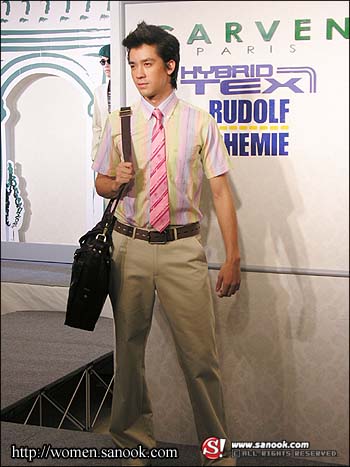 แฟชั่นโชว์สุดชิค ต้อนรับหน้าฝนโดยเฉพาะ