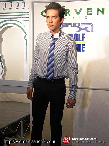 แฟชั่นโชว์สุดชิค ต้อนรับหน้าฝนโดยเฉพาะ