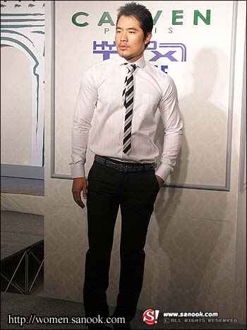 แฟชั่นโชว์สุดชิค ต้อนรับหน้าฝนโดยเฉพาะ