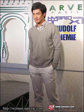 แฟชั่นโชว์สุดชิค ต้อนรับหน้าฝนโดยเฉพาะ