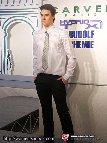 แฟชั่นโชว์สุดชิค ต้อนรับหน้าฝนโดยเฉพาะ