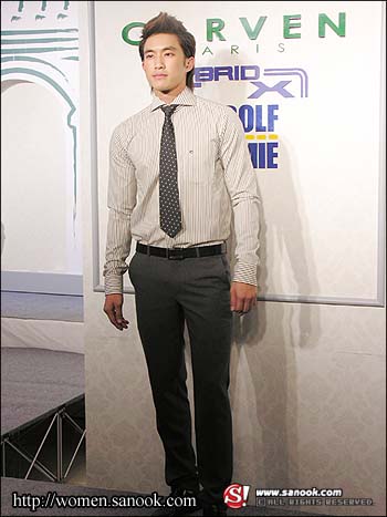 แฟชั่นโชว์สุดชิค ต้อนรับหน้าฝนโดยเฉพาะ