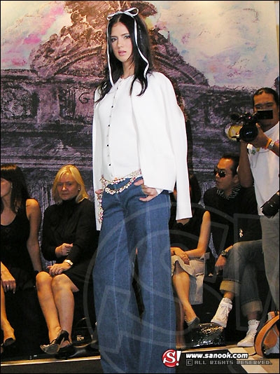 CHANEL Cruise 2006-2007 RTW Collection Show