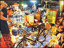 ตลาดมือสอง ของคนทุกชนชั้น