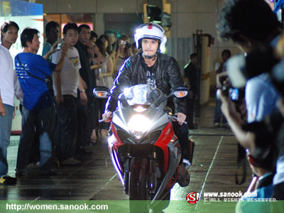 น้องหมี่เกี๊ยว เซ็กซี่โดนใจกรรมการ ซิว Suzuki-FHM Power Freak Girls