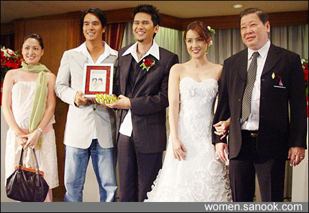 ย้อนอดีตภาพหวาน งานแต่งแมว นิโคล