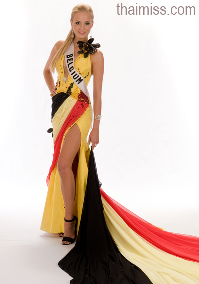 ผู้เข้าประกวดมิสยูนิเวิร์ส 2008 ในชุดประจำชาติ